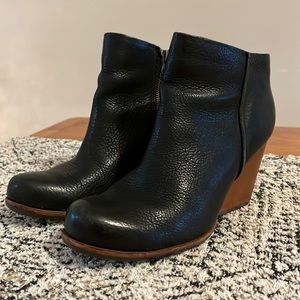Heeled boots. Gently used